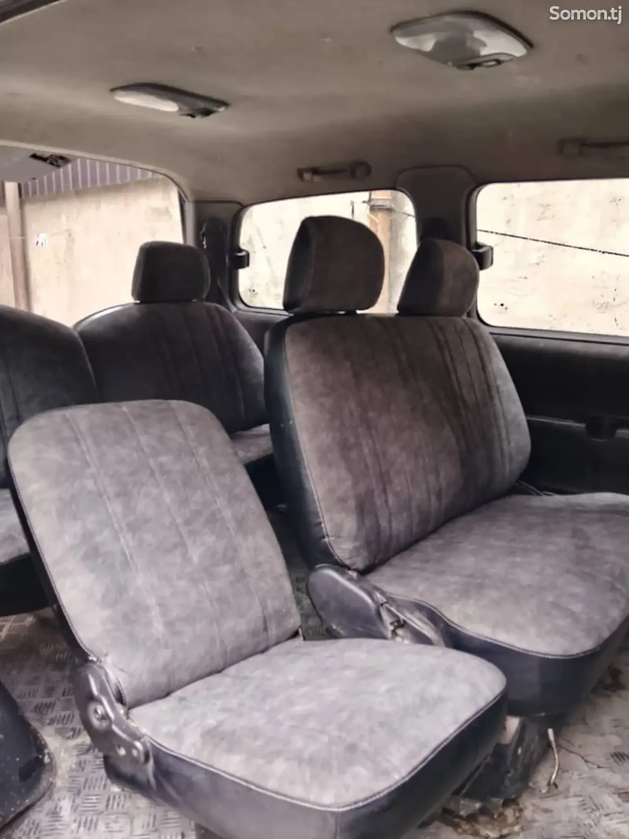Hyundai Staria 2000 · 2.0 MT