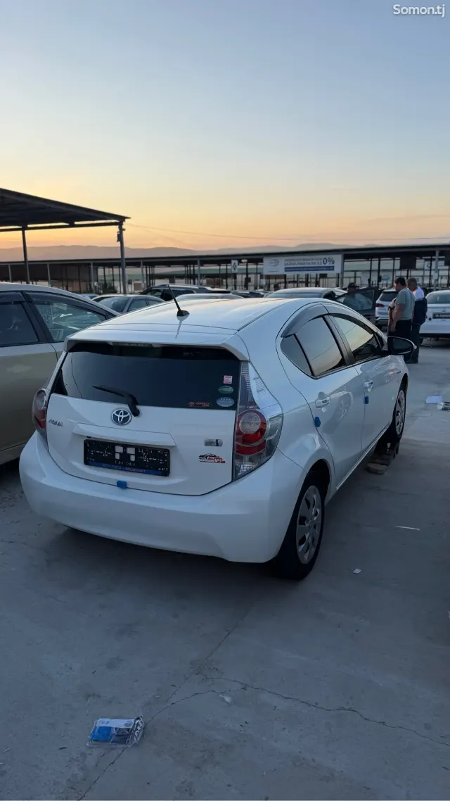 Toyota Aqua 2014 · 1.5 AT