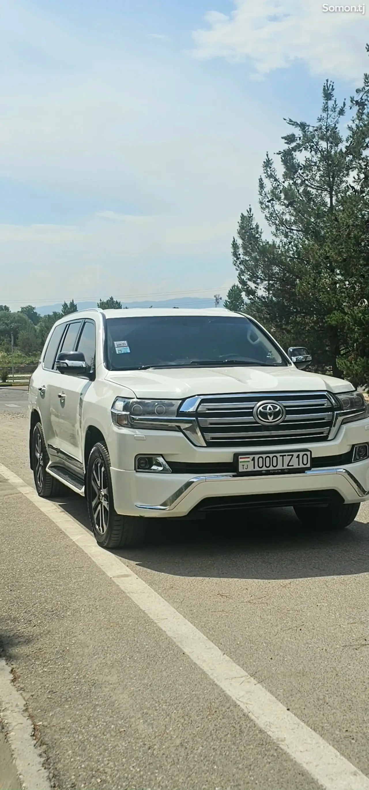 Toyota Land Cruiser 2018 · 4.6 AT