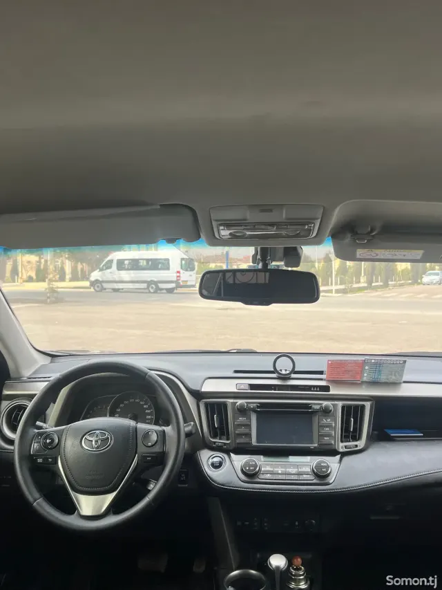 Toyota RAV 4 2015 · 2.0 AT
