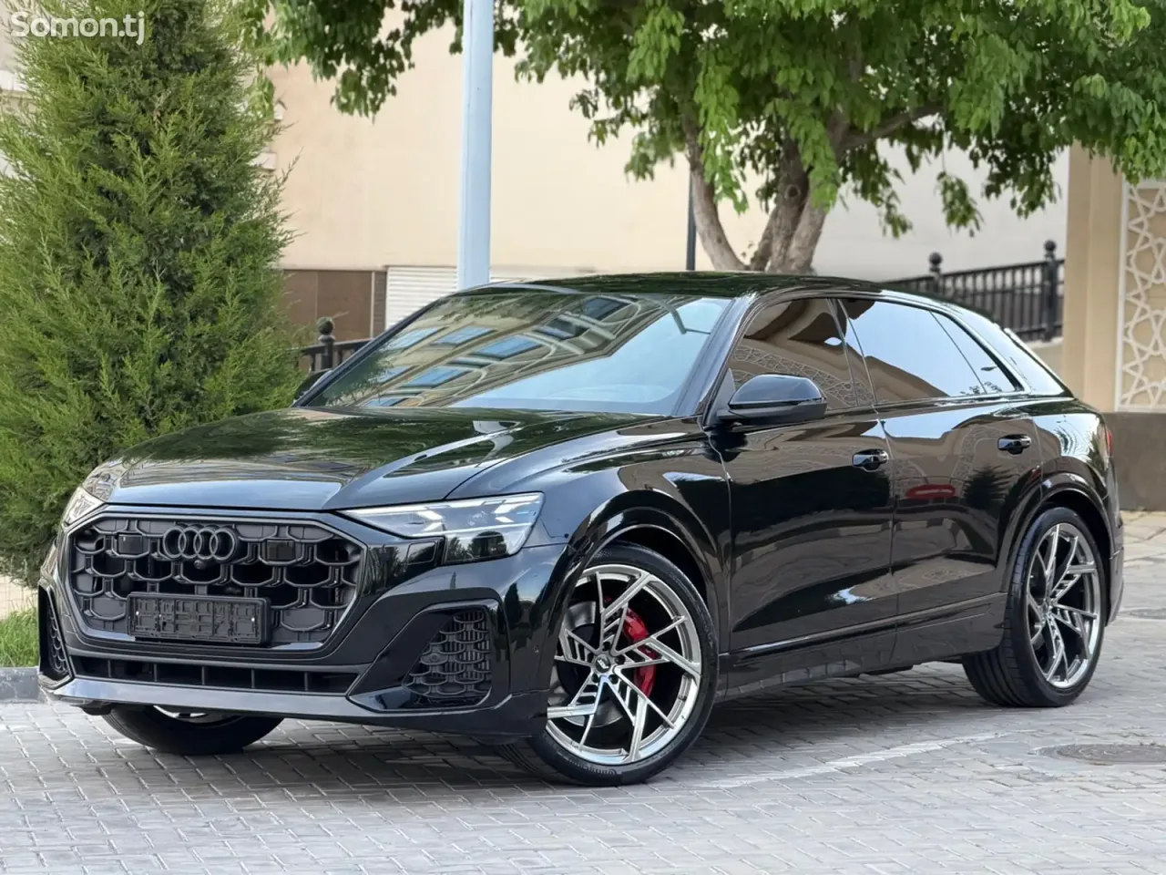 Audi Q8 2024 · 4.0 AT