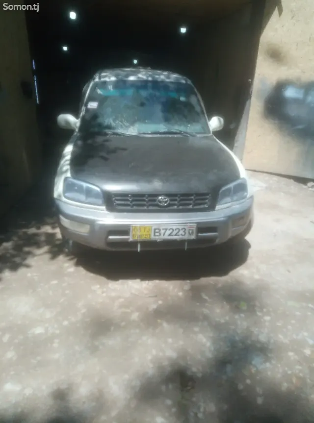 Toyota RAV 4 1998 · 2.2 AT
