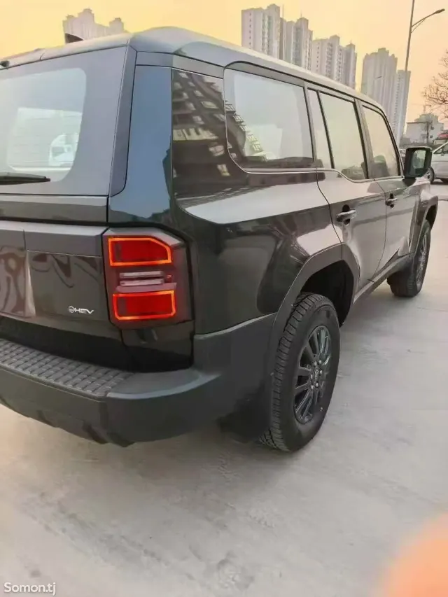 Toyota Land Cruiser Prado 2025 · 2.5 AT