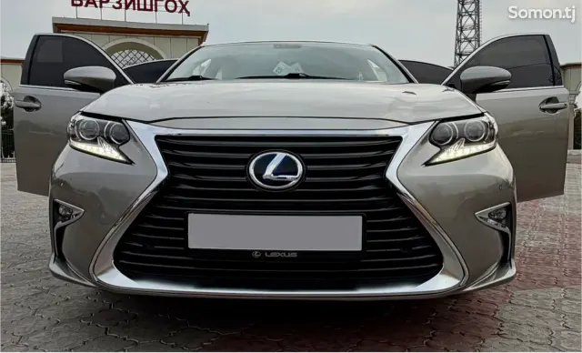 Lexus ES series 2016 · 2.5 AT