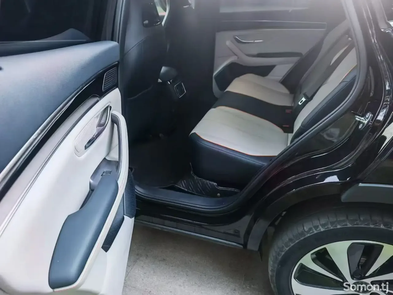 BYD Song Plus 2024 · AT