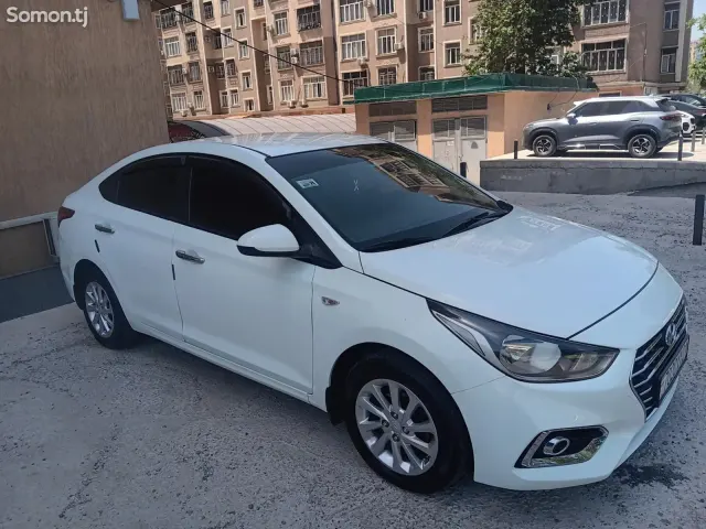 Hyundai Accent 2018 · 1.6 AT