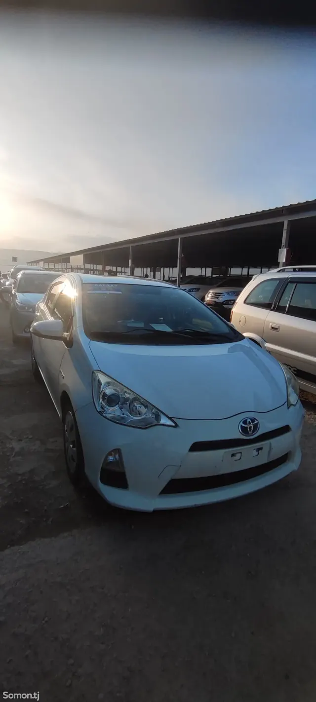 Toyota Aqua 2014 · 1.5 AT