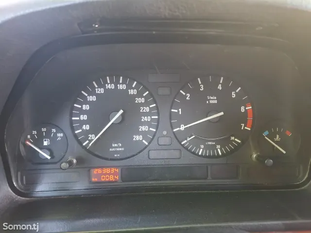 BMW 7 series 1994 · 3.0 AT