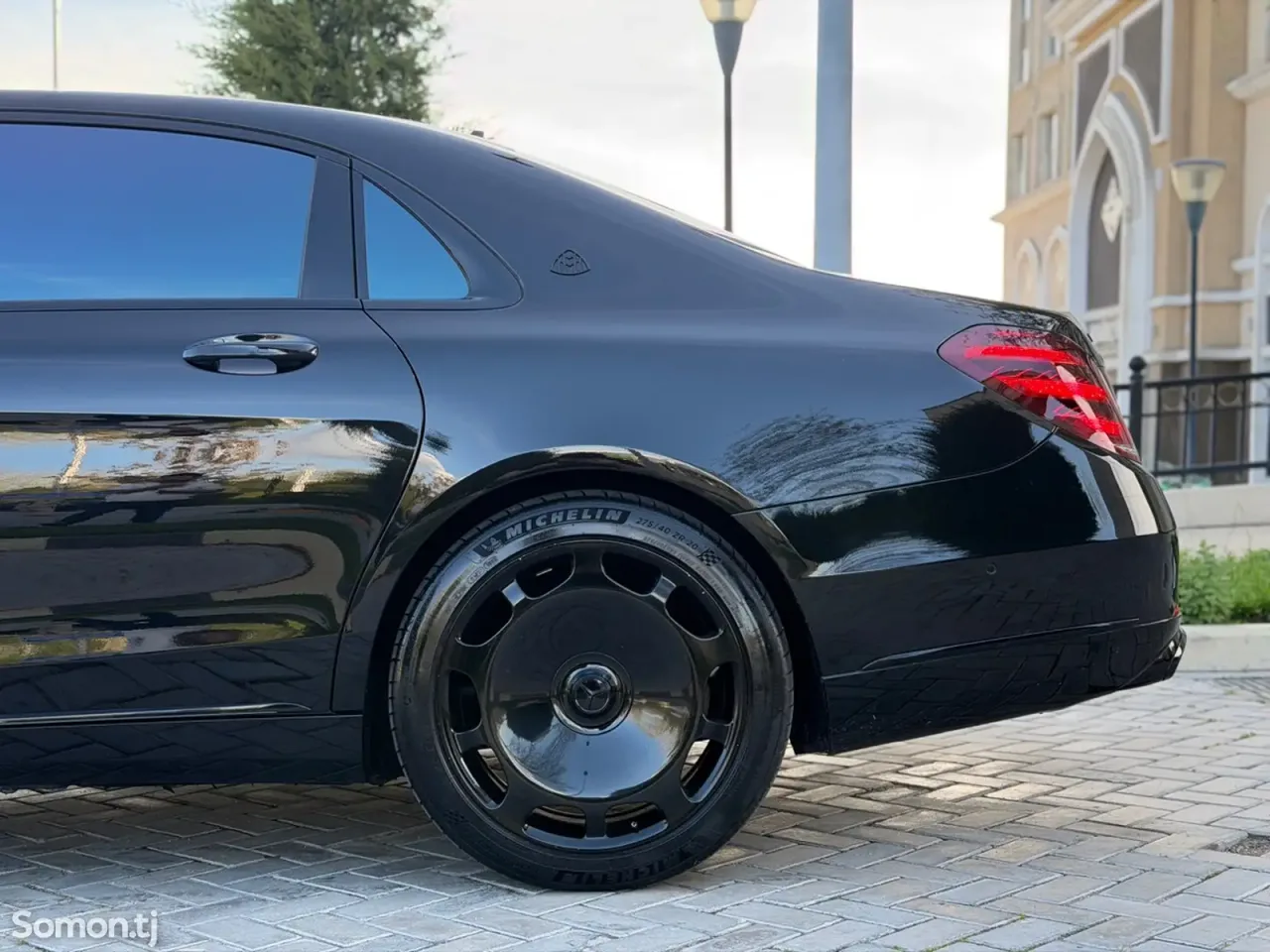Mercedes-Benz S class 2019 · 5.6 AT