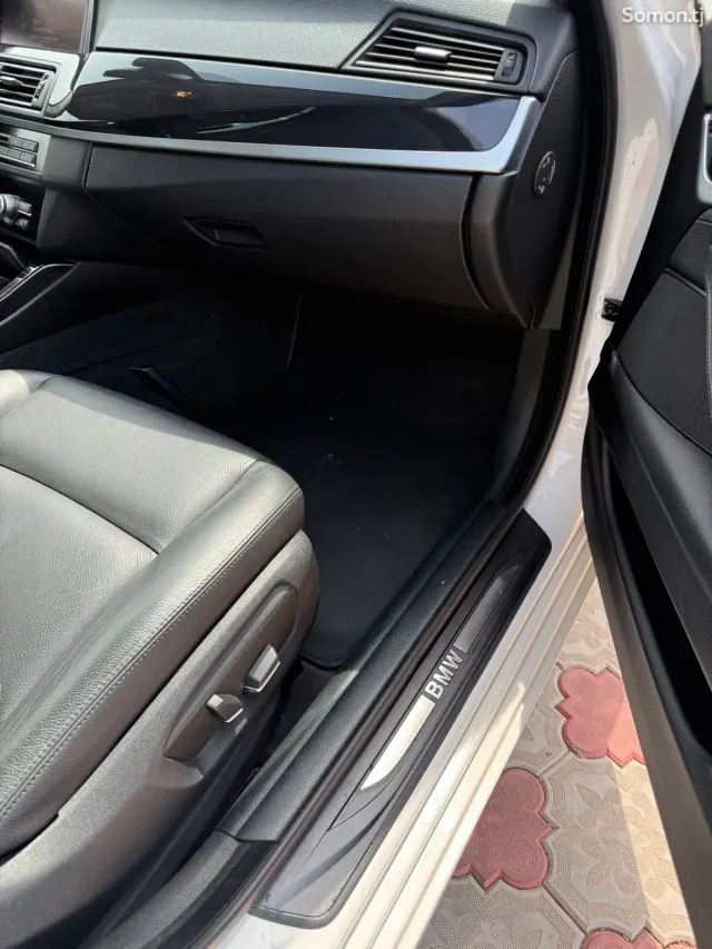 BMW 5 series 2015 · 2.0 AT