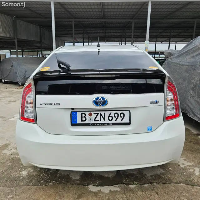 Toyota Prius 2014 · 1.8 AT