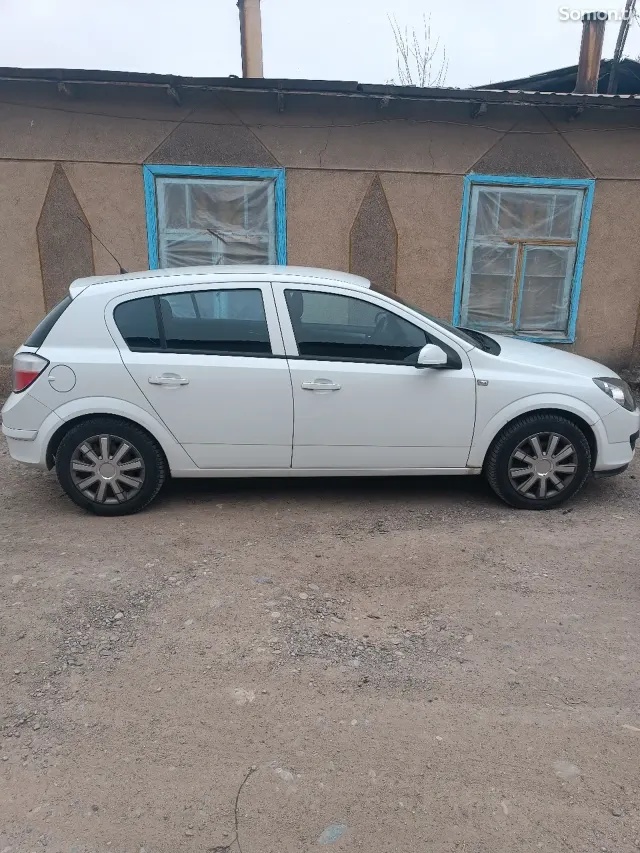 Opel Astra H 2006 · 1.4 MT
