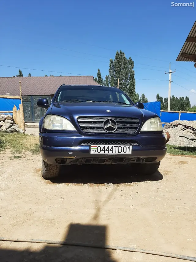 Mercedes-Benz ML class 2000 · 2.4 AT