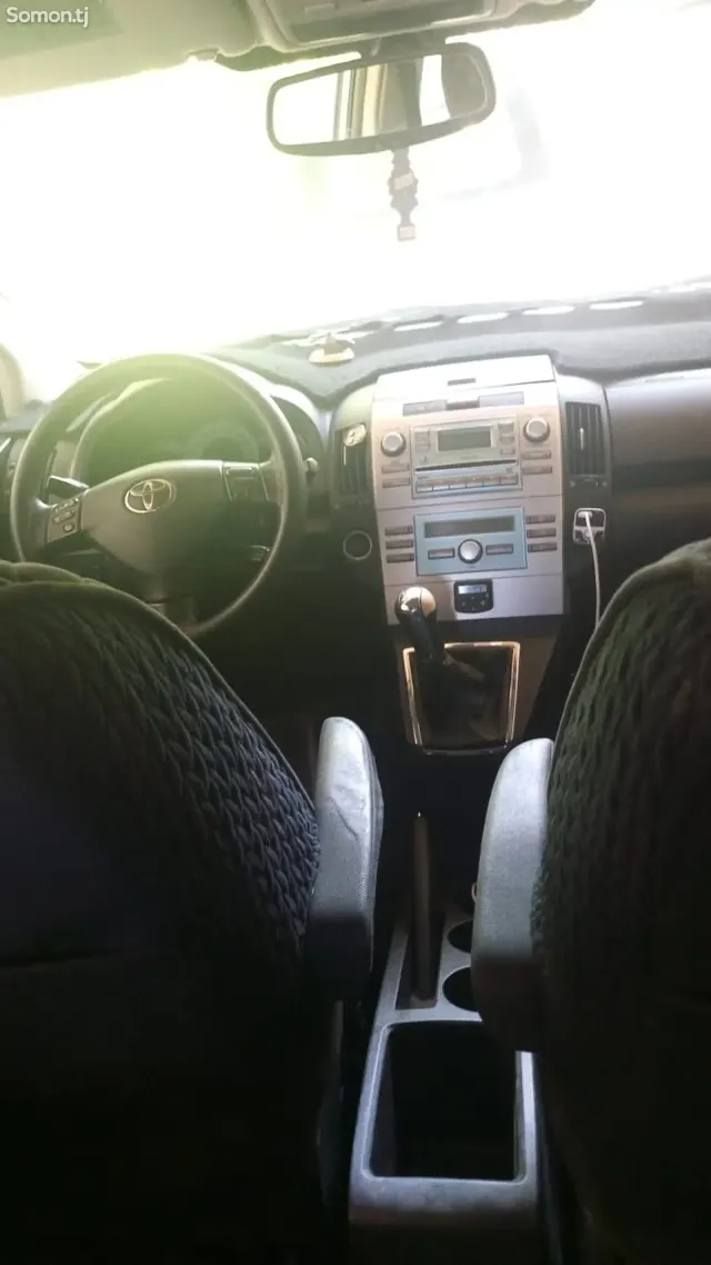 Toyota Verso 2007 · 2.2 MT