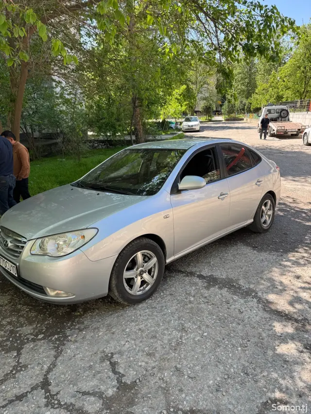Hyundai Avante 2009 · 1.6 AT