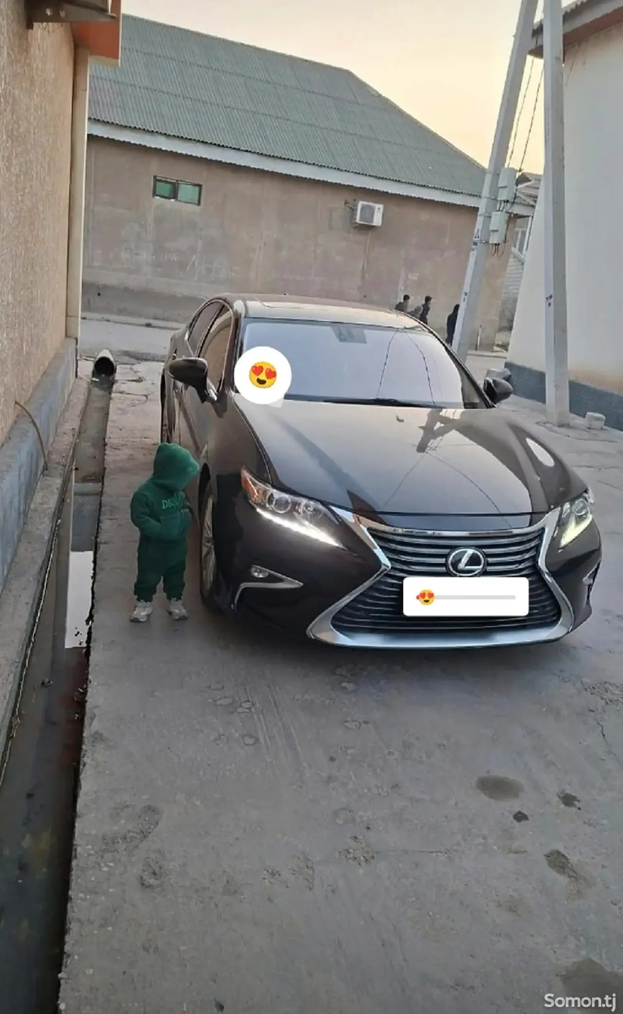 Lexus ES series 2017 · 3.5 AT