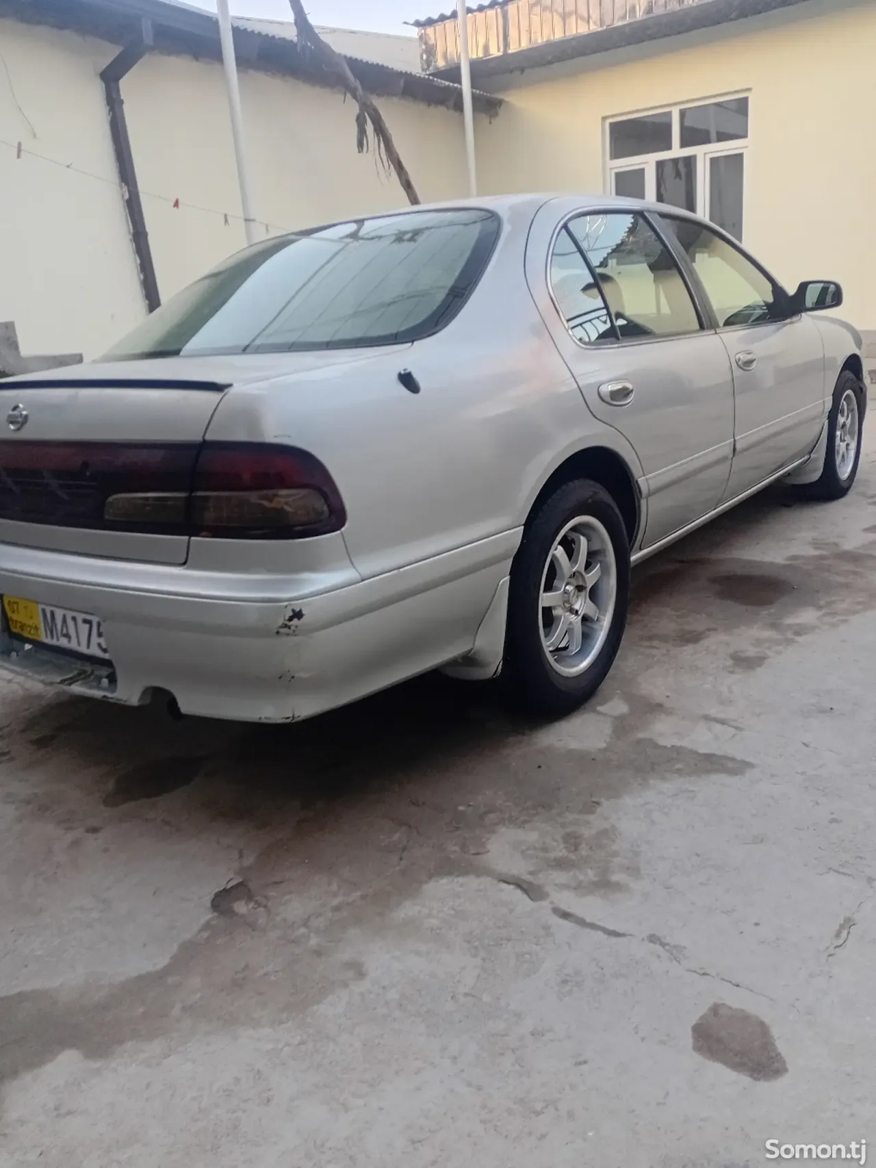 Nissan Maxima 1997 · 2.0 AT