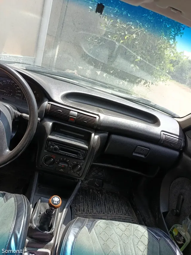 Opel Astra F 1993 · 1.6 MT