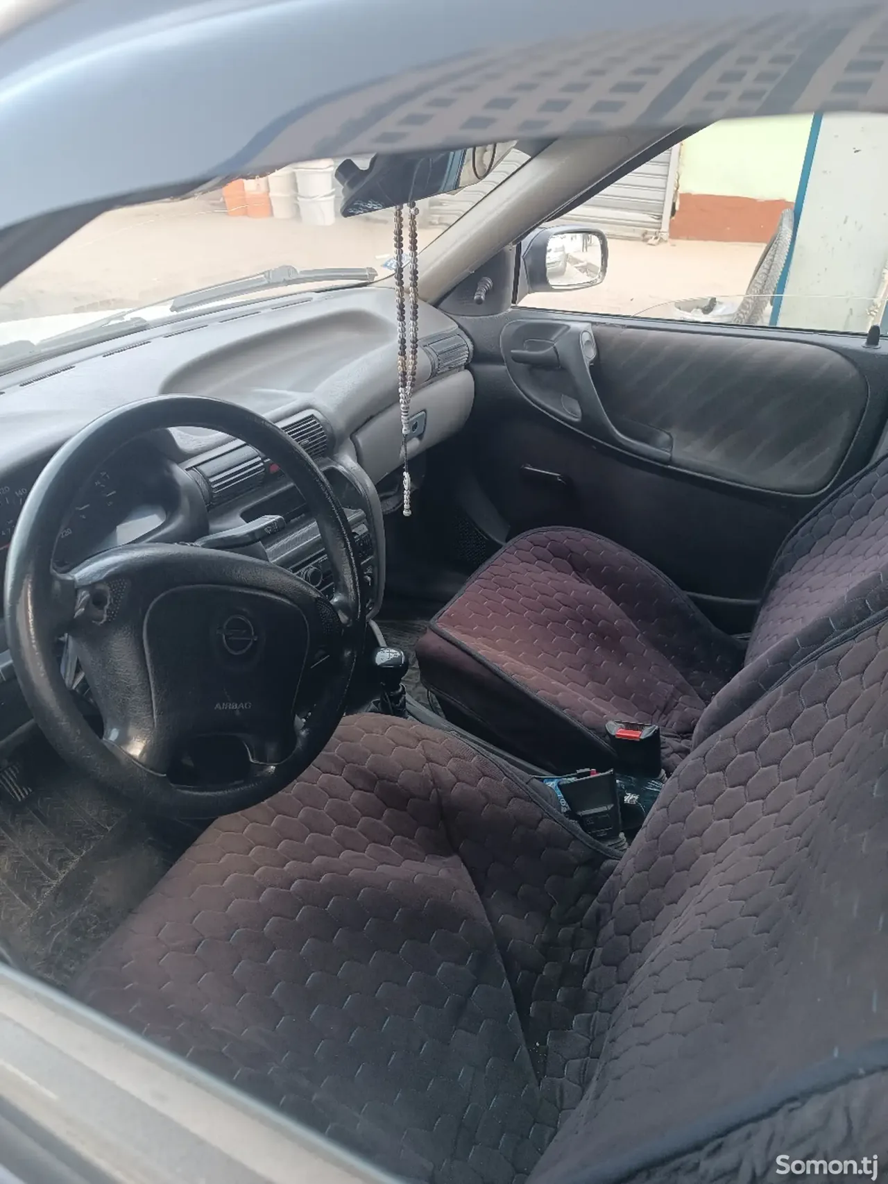 Opel Astra F 1992 · 1.6 MT