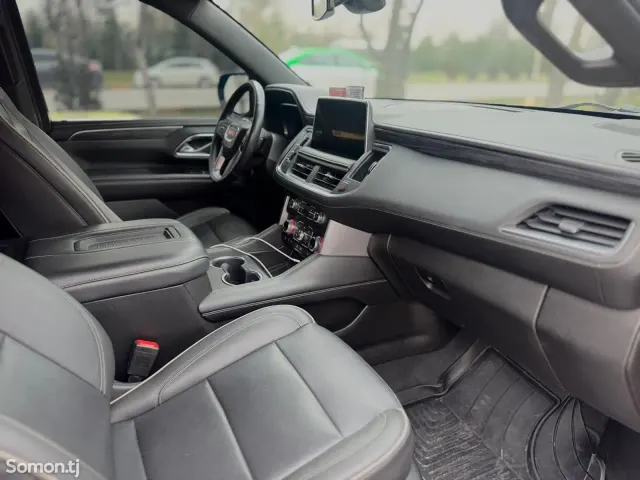 GMC Yukon 2022 · 6.2 AT