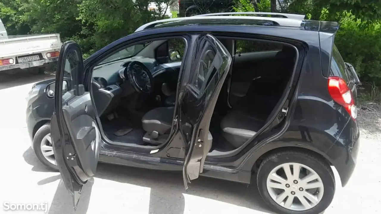 Chevrolet Spark 2015 · 1.6 AT
