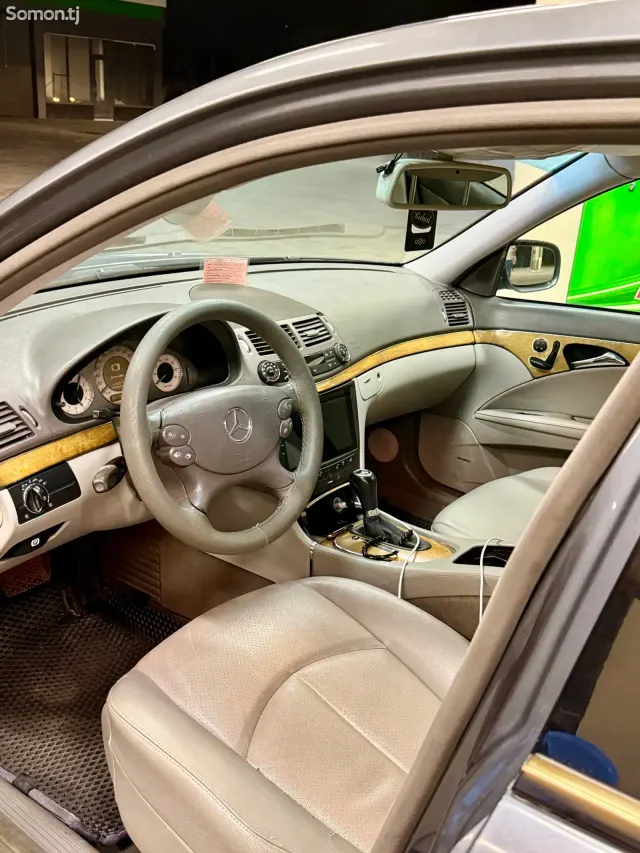 Mercedes-Benz E class 2008 · 3.5 AT