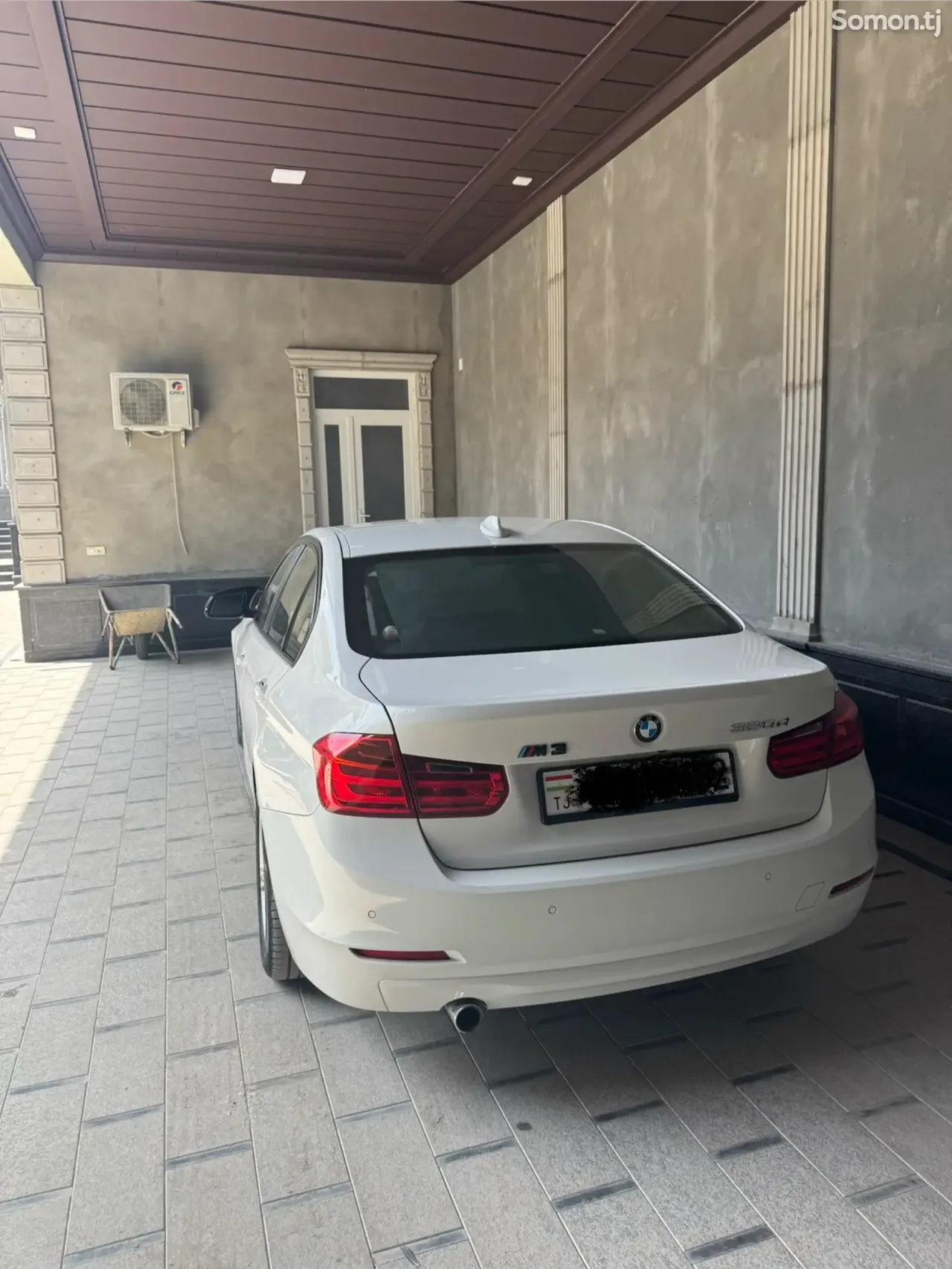 BMW 3 series 2014 · 2.0 AT