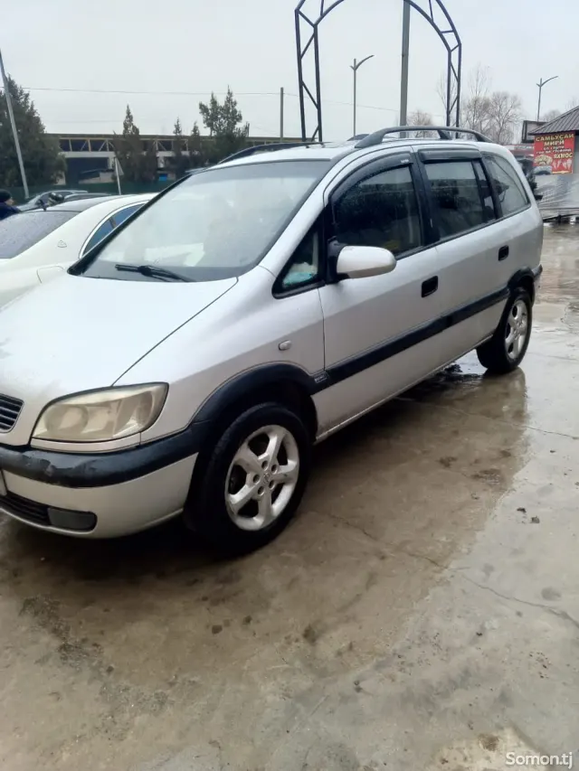 Opel Zafira 2000 · 1.8 MT
