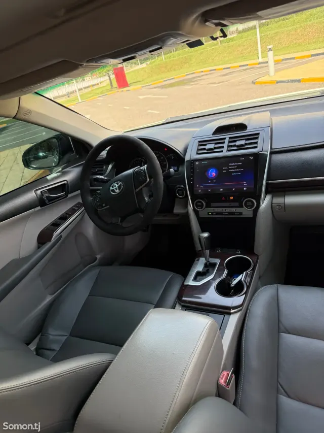 Toyota Camry 2012 · 3.5 AT