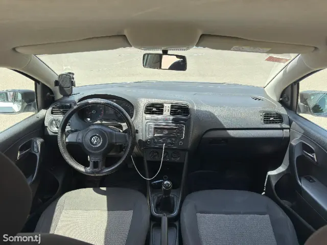 Volkswagen Polo 2015 · 1.6 AT