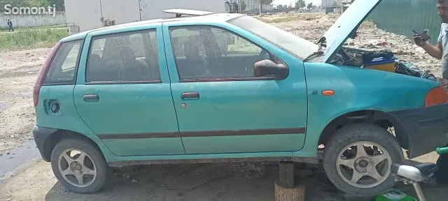 Fiat Punto 1995 · 1.3 MT