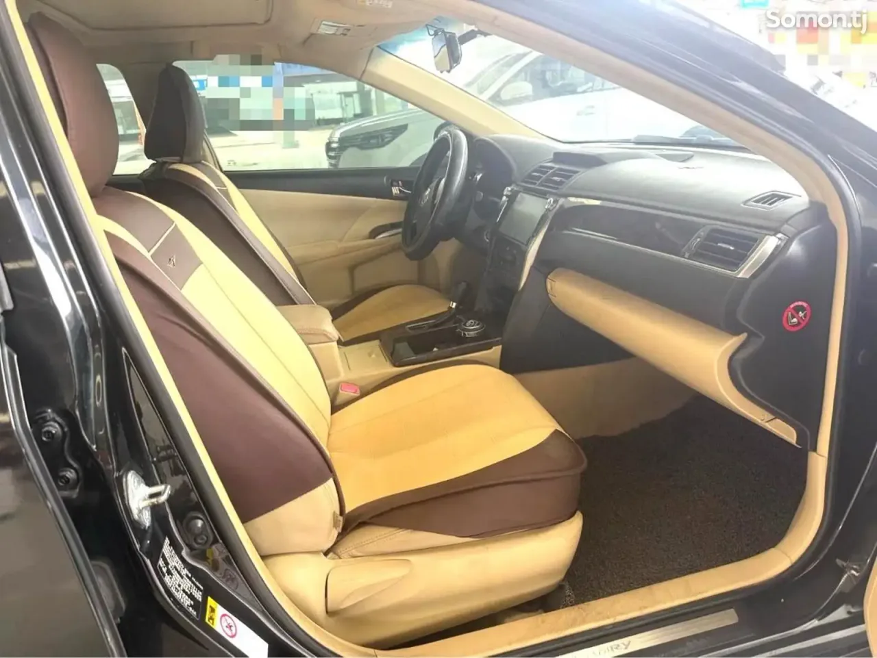 Toyota Camry 2016 · 2.0 AT