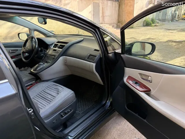 Lexus HS series 2010 · 2.5 AT