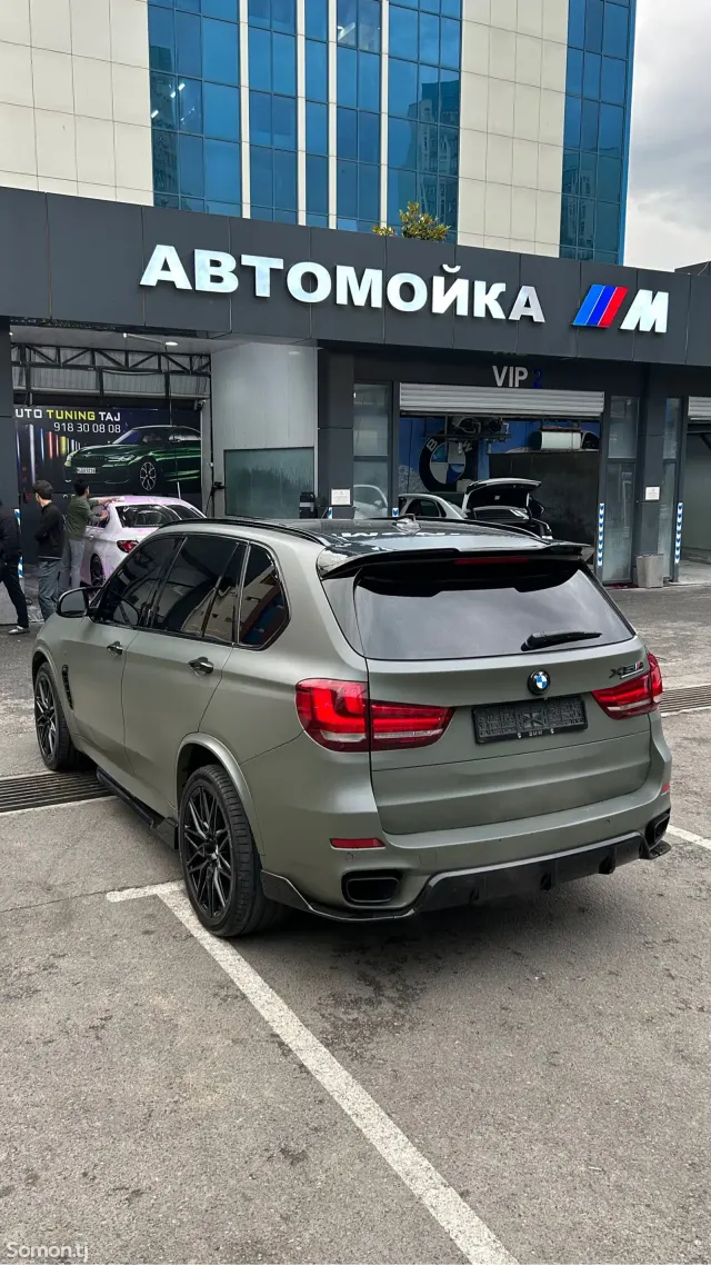 BMW X5 M 2017 · 4.4 AT