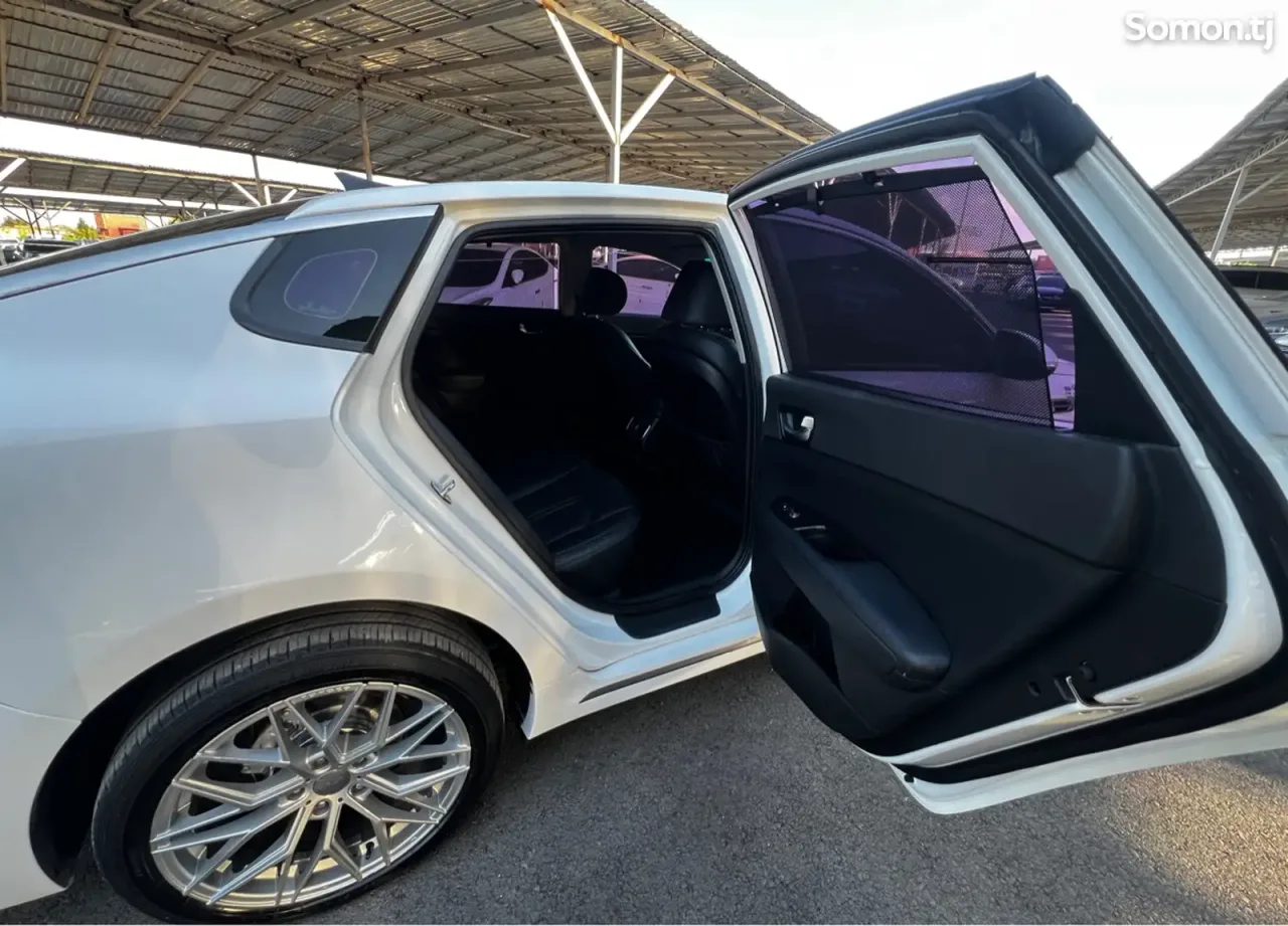 Kia K5 2015 · 2.0 AT