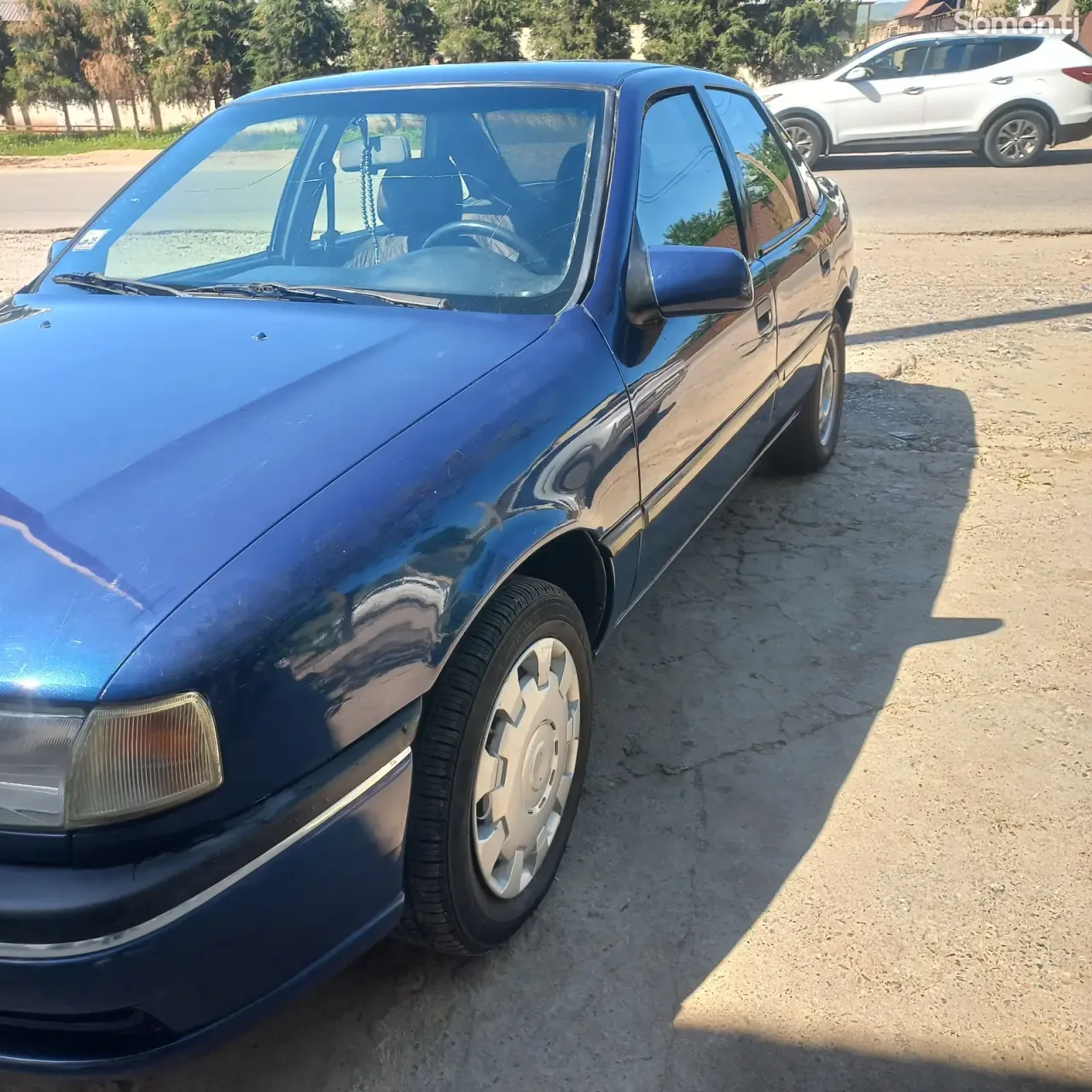 Opel Vectra A 1994 · 1.6 MT