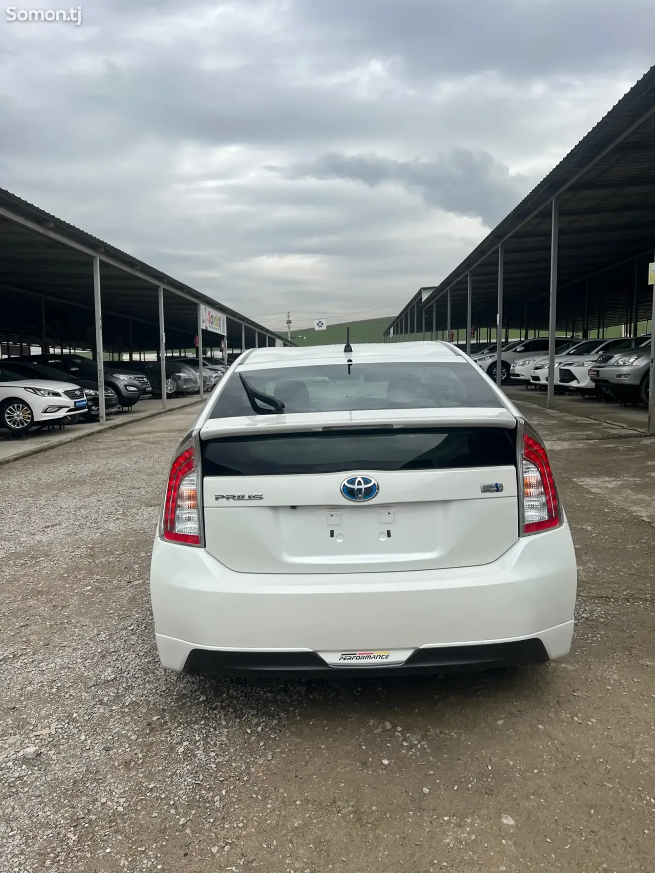 Toyota Prius 2014 · 1.8 AT