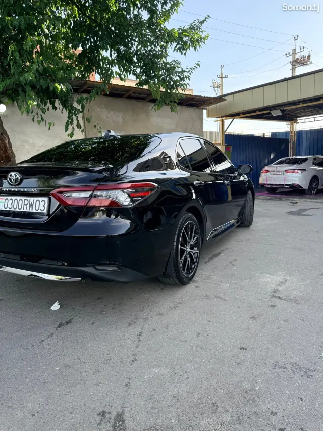 Toyota Camry 2018 · 2.5 AT