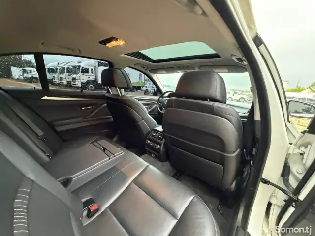 BMW 5 series 2015 · 2.0 AT