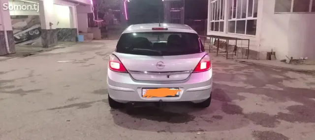 Opel Astra H 2005 · 1.8 AT