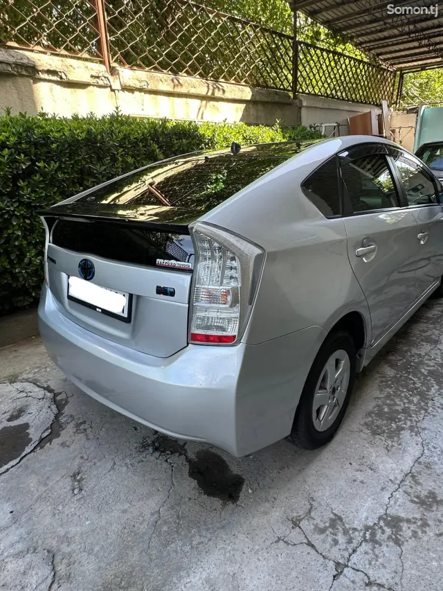 Toyota Prius 2010 · 1.8 AT