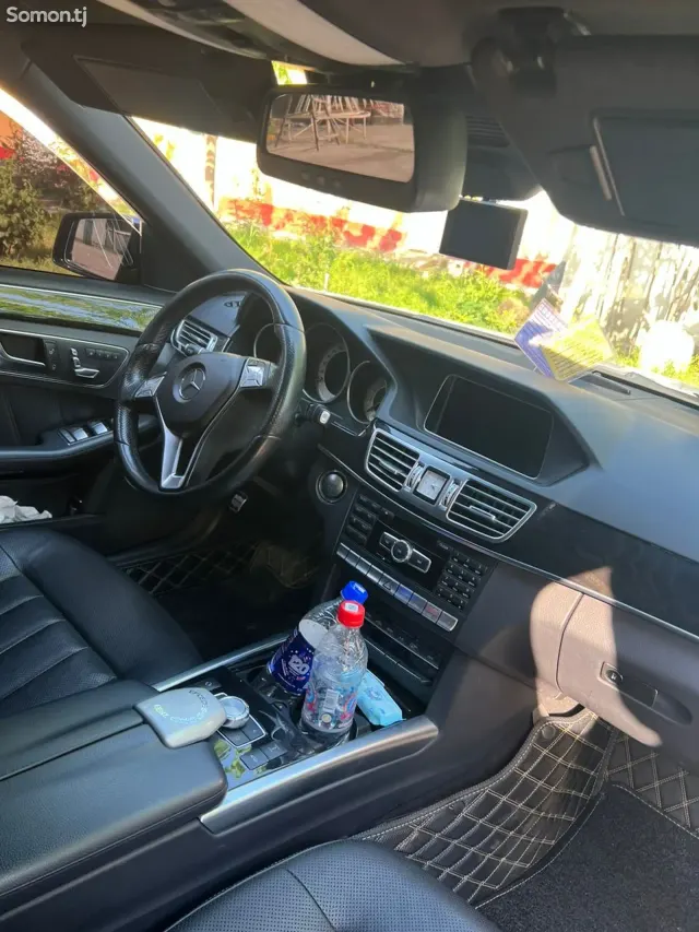 Mercedes-Benz E class 2015 · 3.5 AT