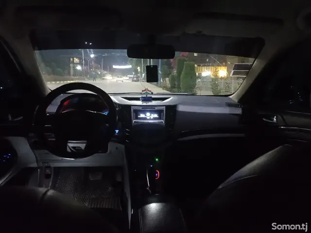 BYD E5 2019 · AT