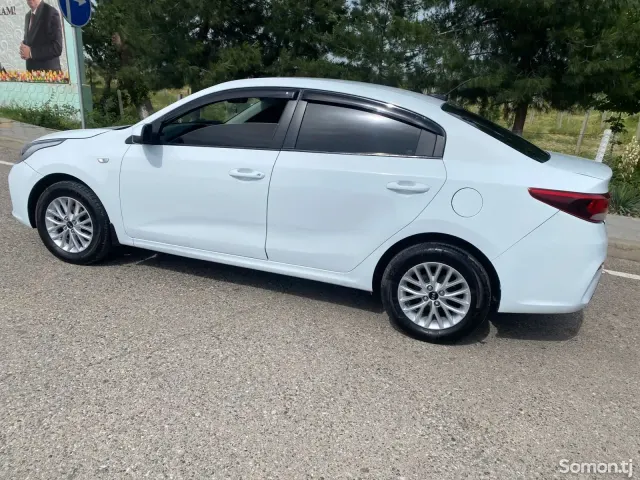 Kia Rio 2017 · 1.4 MT