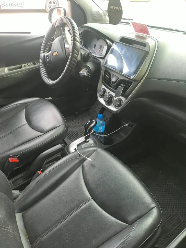 Chevrolet Spark 2017 · 1.1 AT