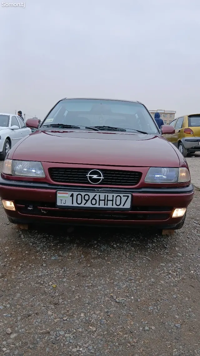 Opel Astra F 1997 · 1.6 MT