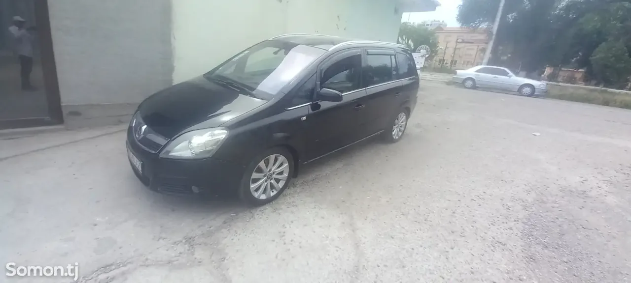 Opel Zafira 2007 · 1.9 AT