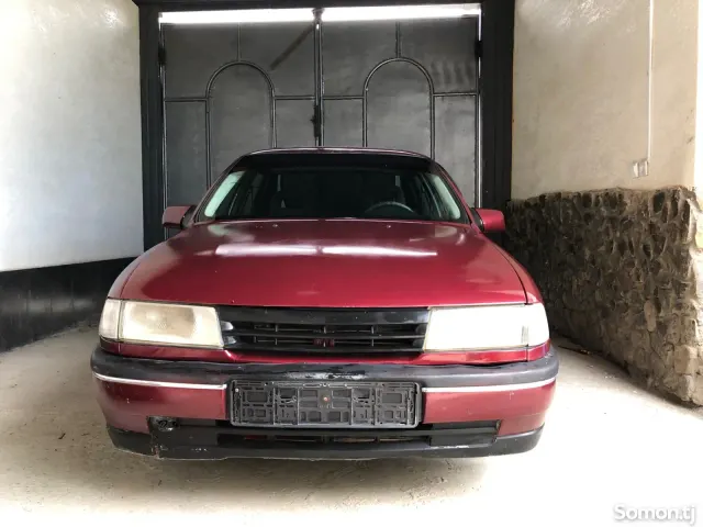 Opel Vectra A 1994 · 1.6 MT
