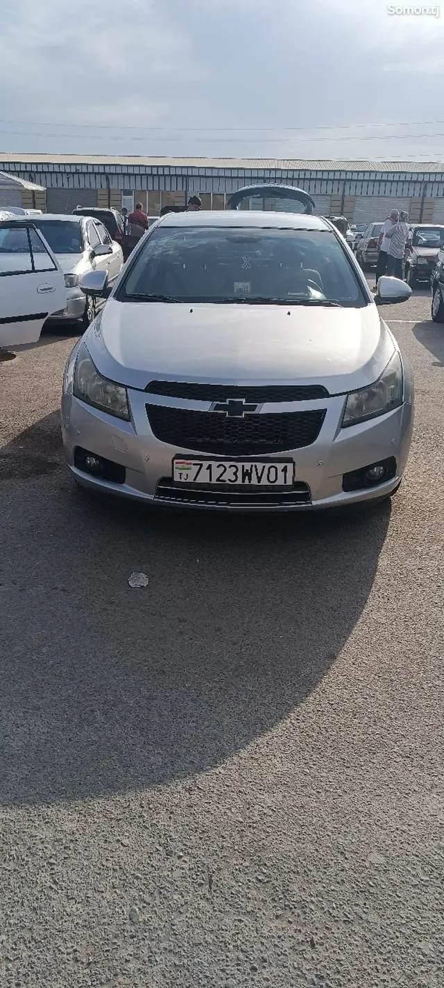 Chevrolet Cruze 2011 · 1.8 AT