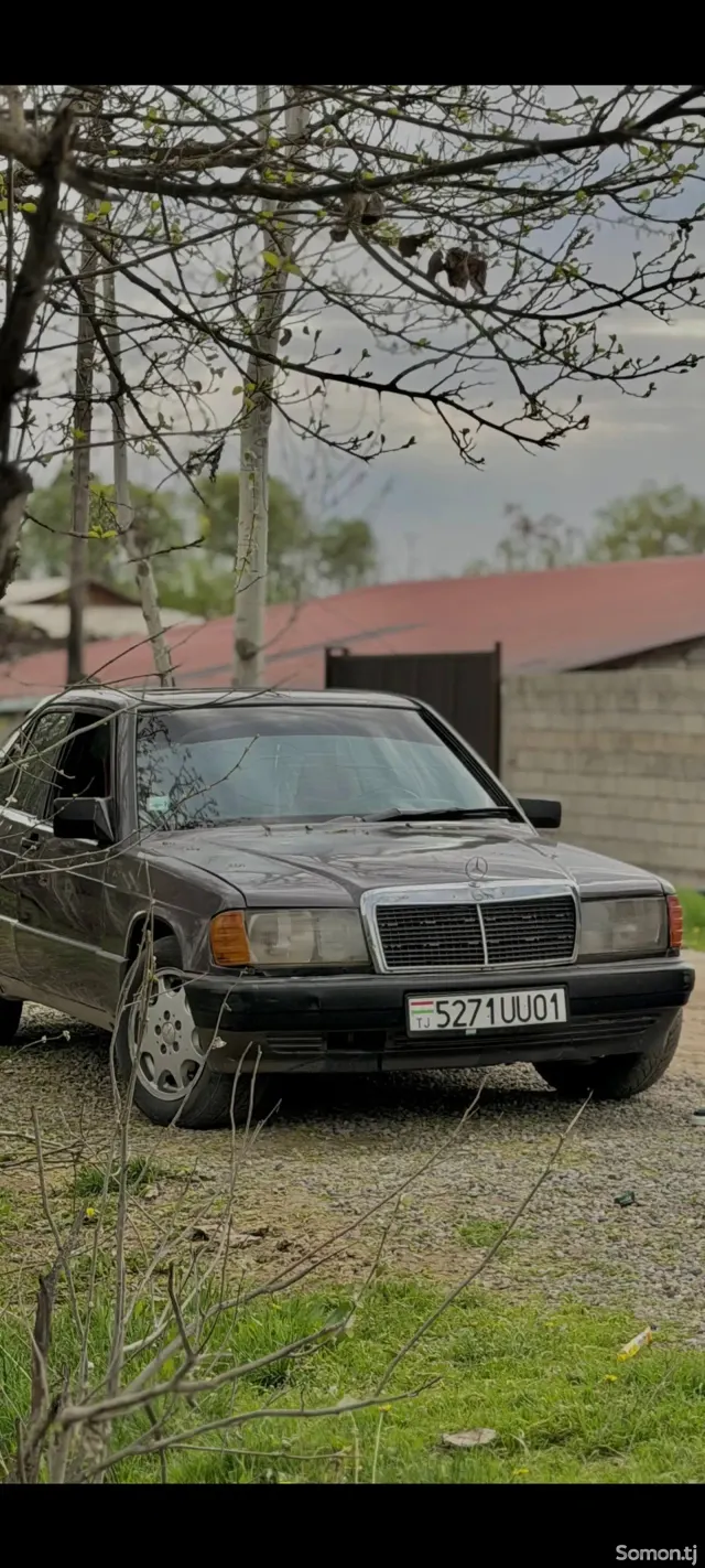 Mercedes-Benz W201 1993 · 2.0 MT
